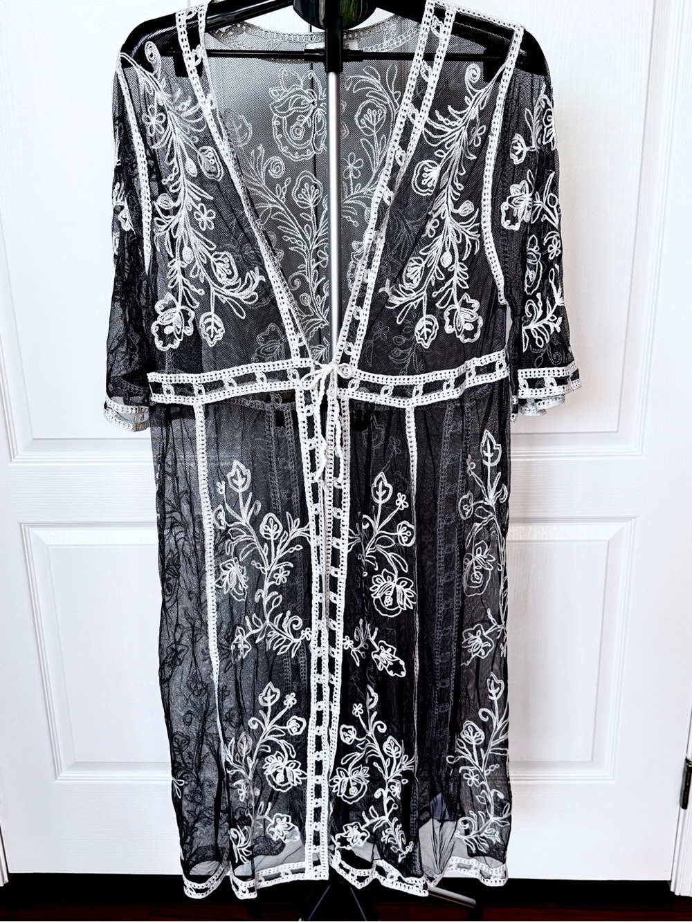Rachel Zoe Sheer Black & White Embroidered Lace Cover-Up with Floral Trim🖤